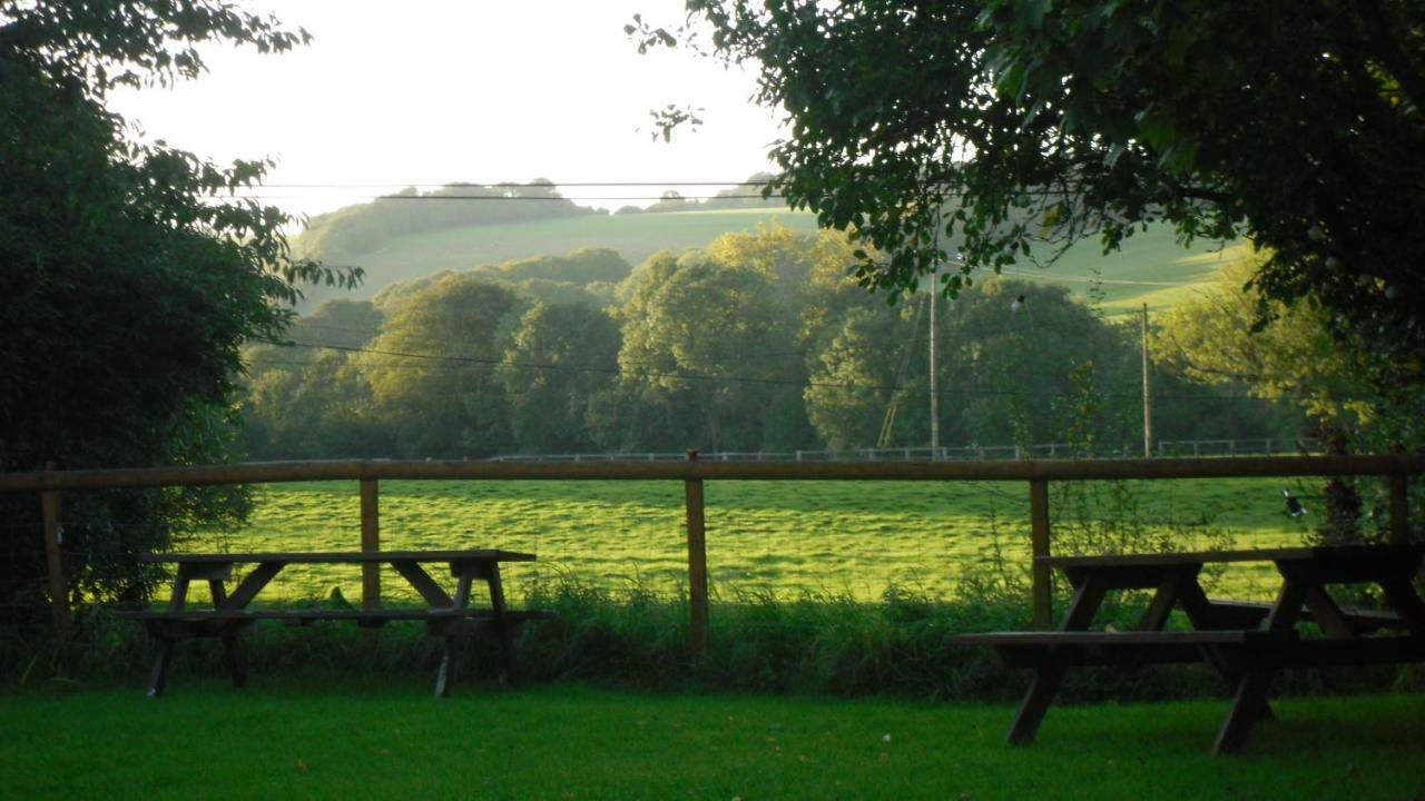 The Crown Inn Alvediston 외부 사진