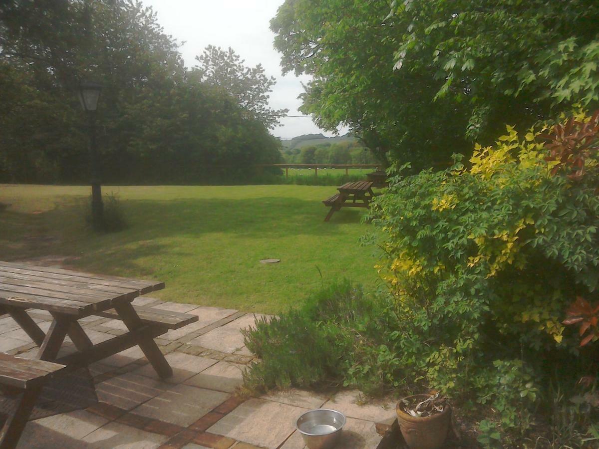 The Crown Inn Alvediston 외부 사진
