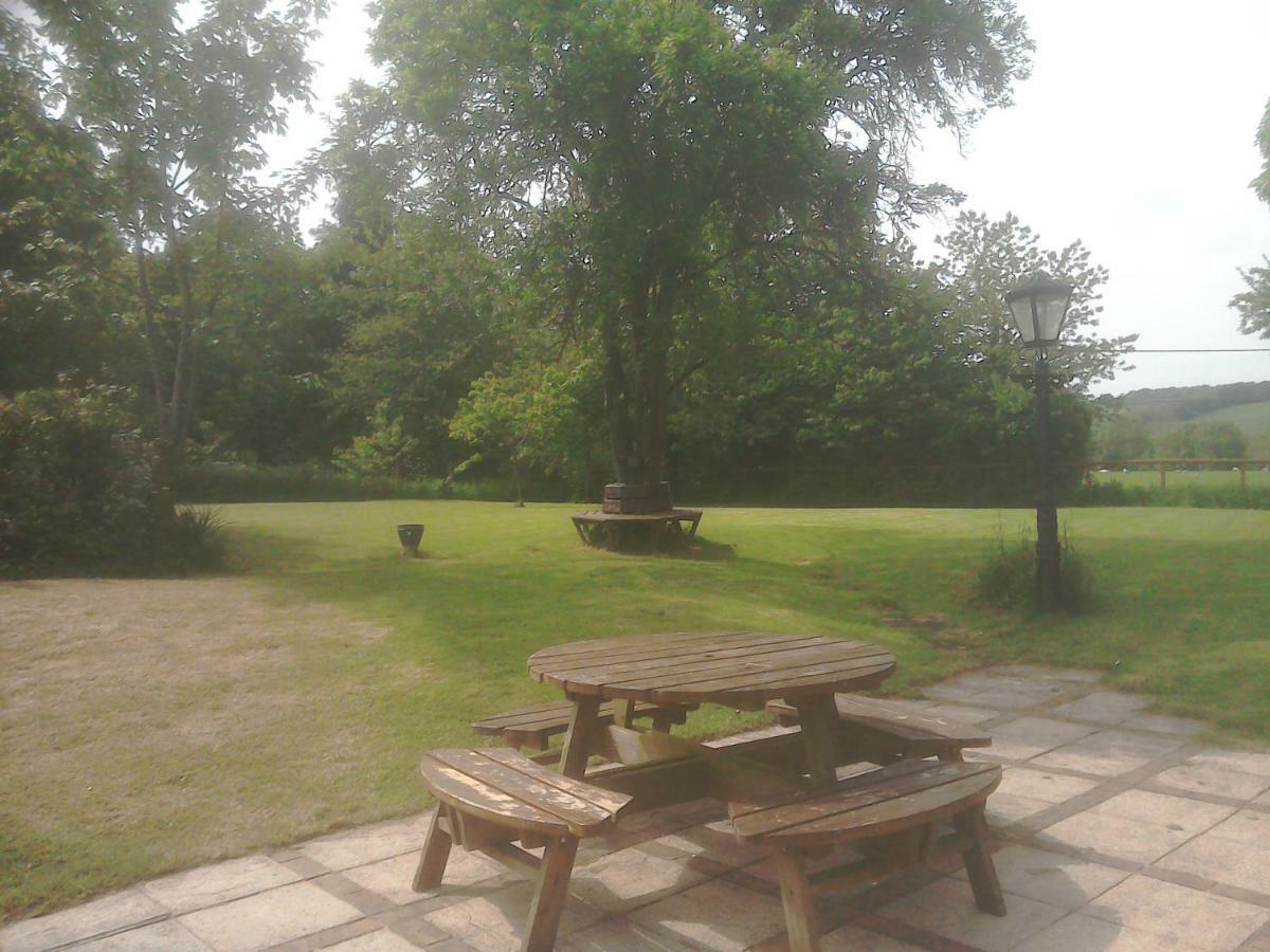 The Crown Inn Alvediston 외부 사진
